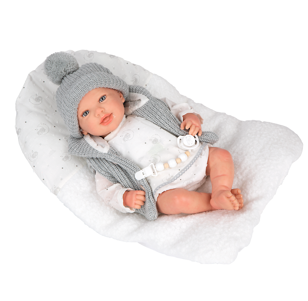 Arias Reborn kūdikėlis su pilkais rūbeliais, Daniela, 45 cm – Pupuliuk.lt