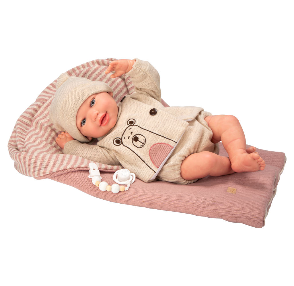 Arias Reborn lėlė kūdikėlis su smėlio spalvos rūbeliais, 45 cm – Pupuliuk.lt