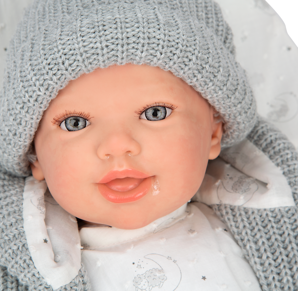 Arias Reborn kūdikėlis su pilkais rūbeliais, Daniela, 45 cm – Pupuliuk.lt