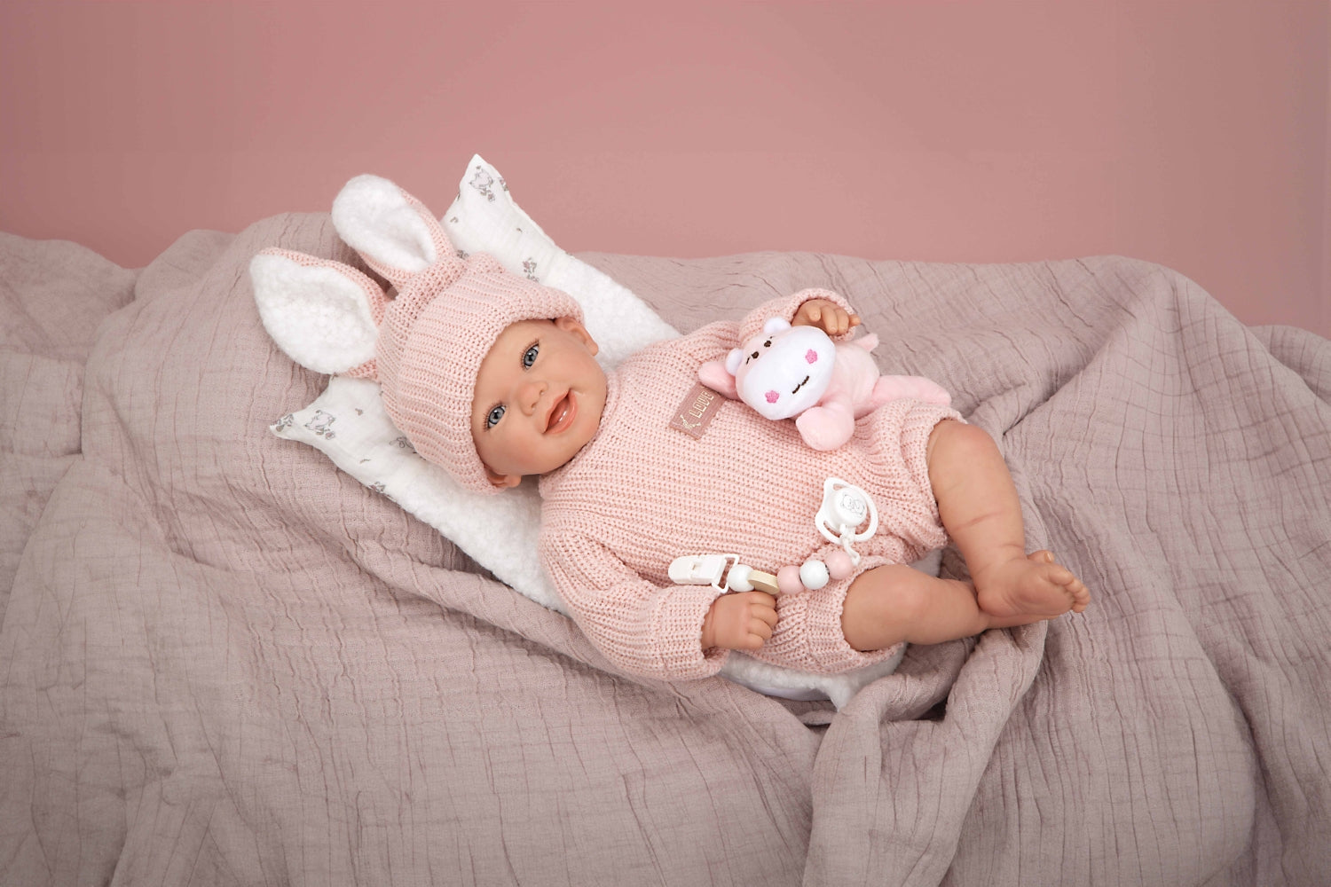 Arias Reborn lėlė kūdikėlis rožiniais rūbeliais, Lucia, 45 cm – Pupuliuk.lt