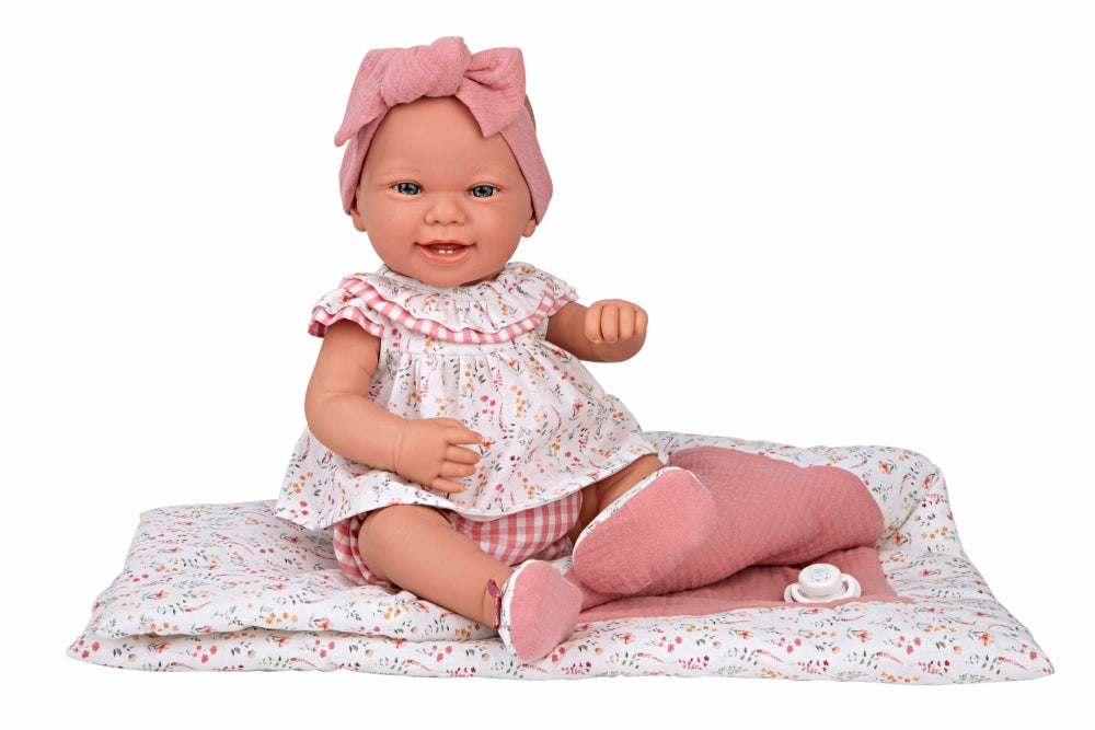 Arias lėlytė su gėlėtu rožiniu pleduku, 42 cm – Pupuliuk.lt