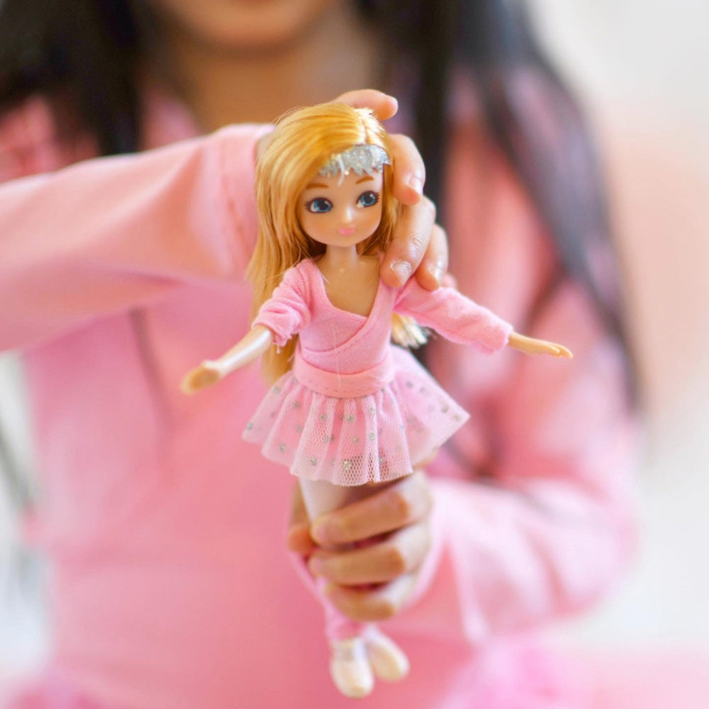 Lottie lėlė Baleto repeticijoje – Pupuliuk.lt