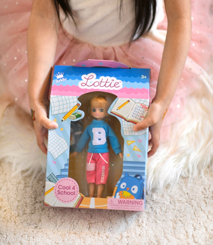 Lottie lėlė Moksleivė B – Pupuliuk.lt
