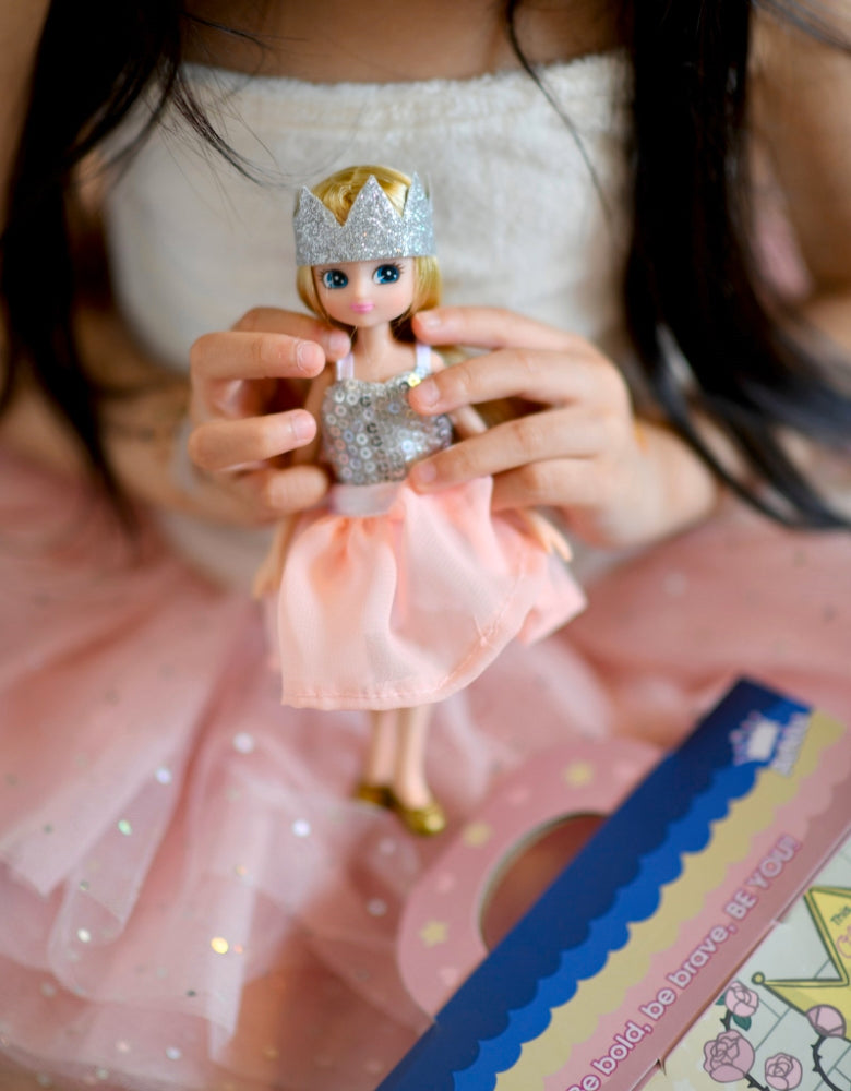 Lottie lėlė Pilies Karalienė – Pupuliuk.lt